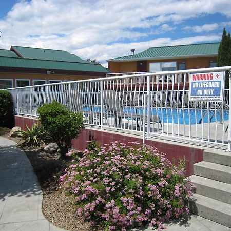 Days Inn By Wyndham Penticton Conference Centre Exterior foto