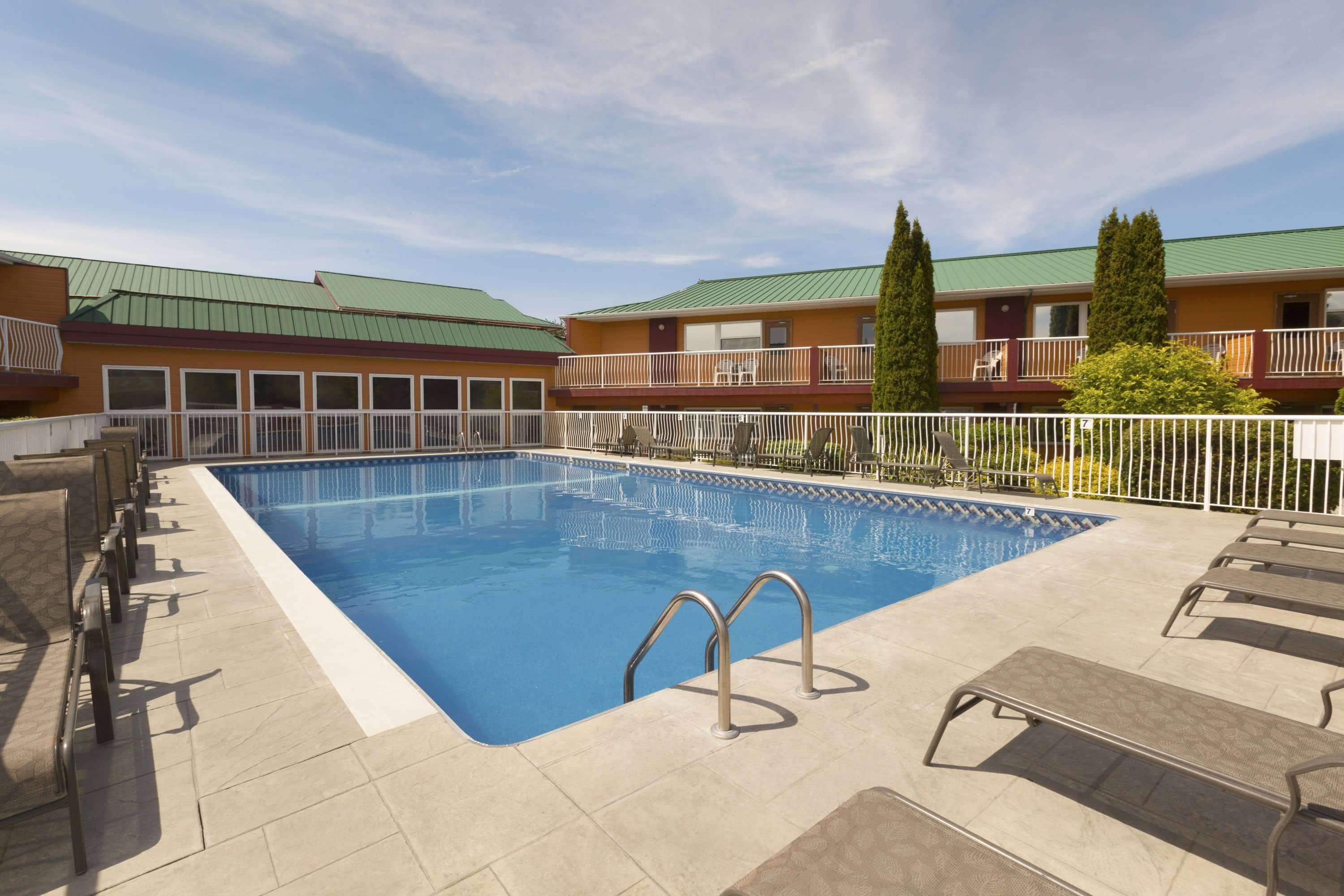 Days Inn By Wyndham Penticton Conference Centre Exterior foto