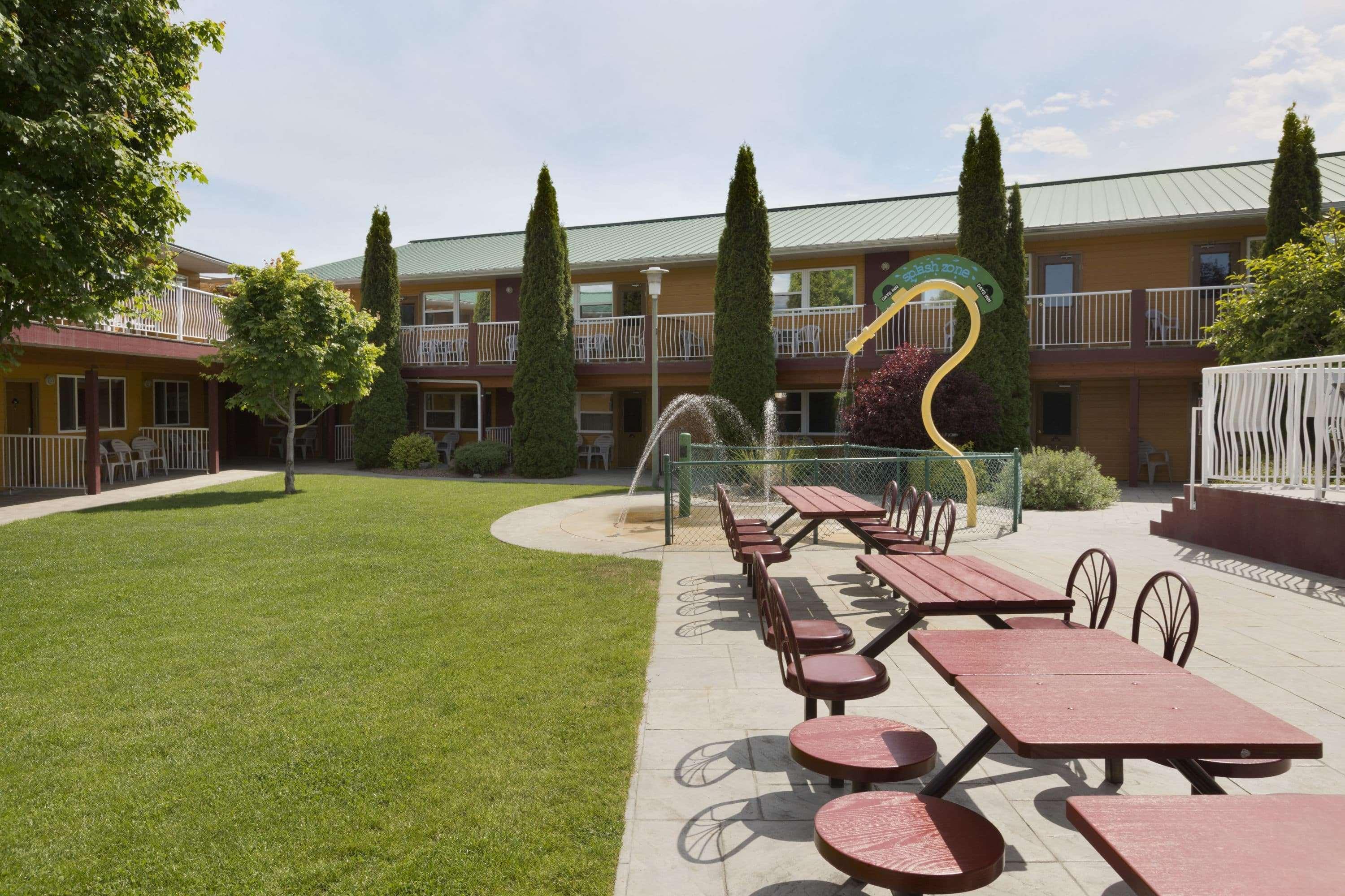 Days Inn By Wyndham Penticton Conference Centre Exterior foto